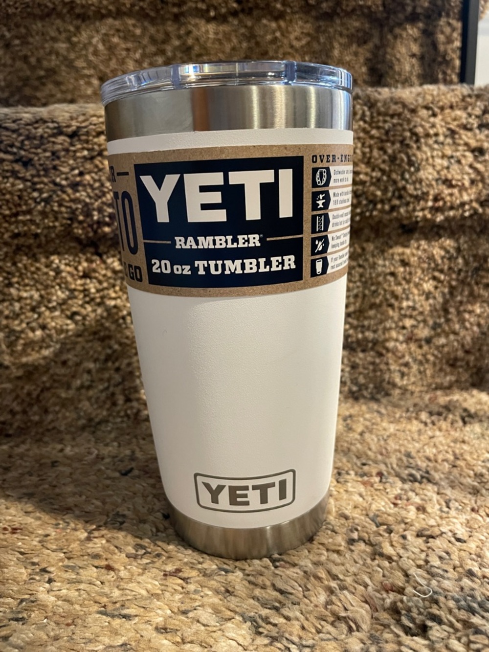 Yeti Rambler 20 oz Tumbler - White with Stainless Steel Trim